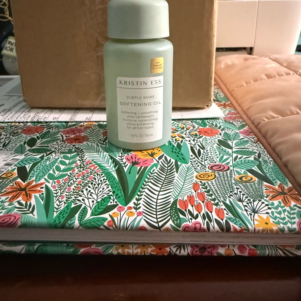 Kristin Ess Subtle Shine Softening Oil - Green
